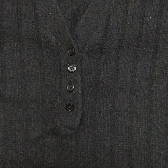 Oversized Black V Neck Sweater with pockets - Picture 3 of 7